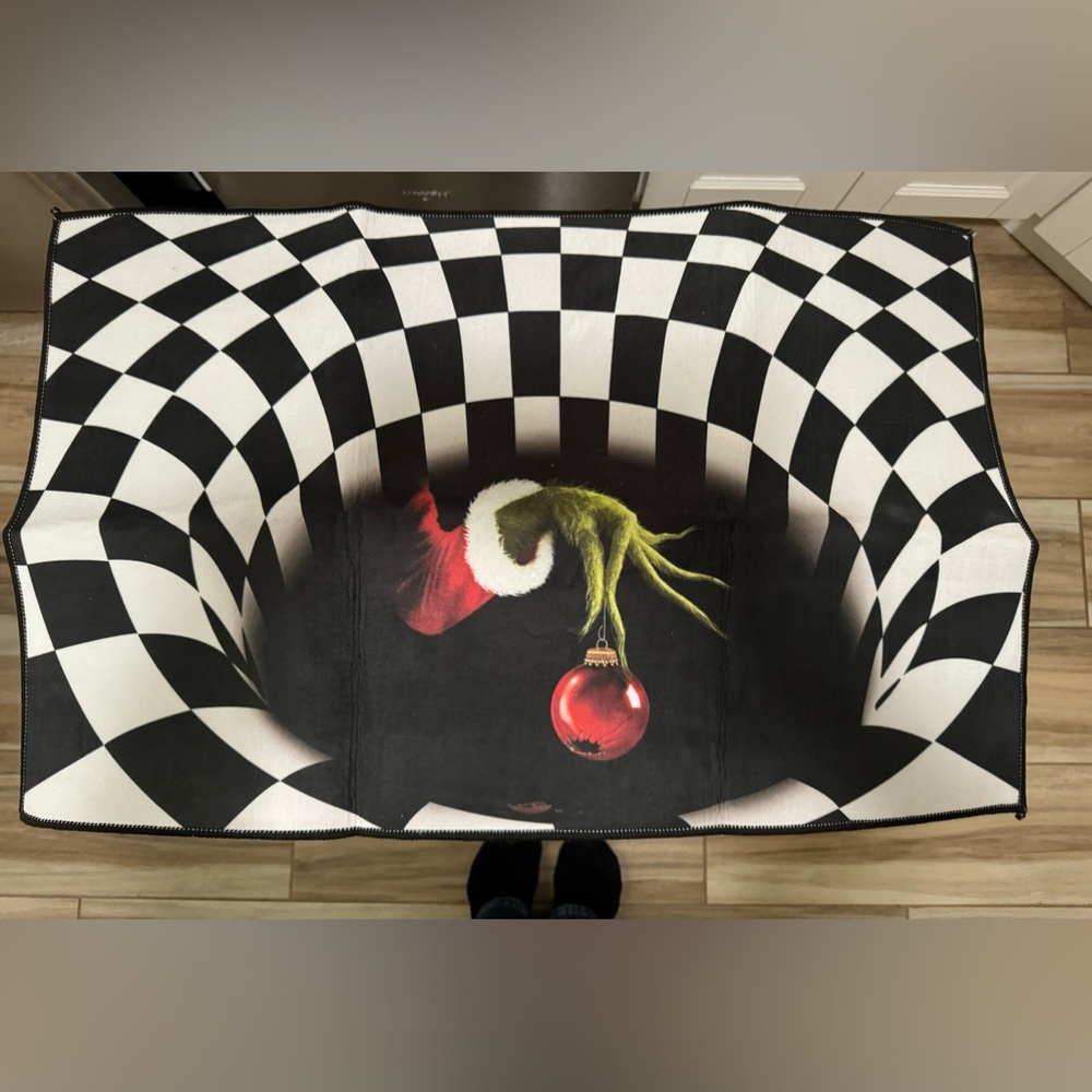 Grinch 3️⃣D rug 🆕 never used!
